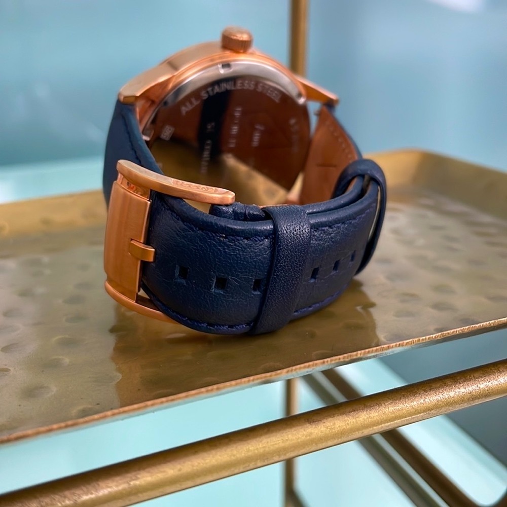 Fossil Watch - Picture 2 of 2